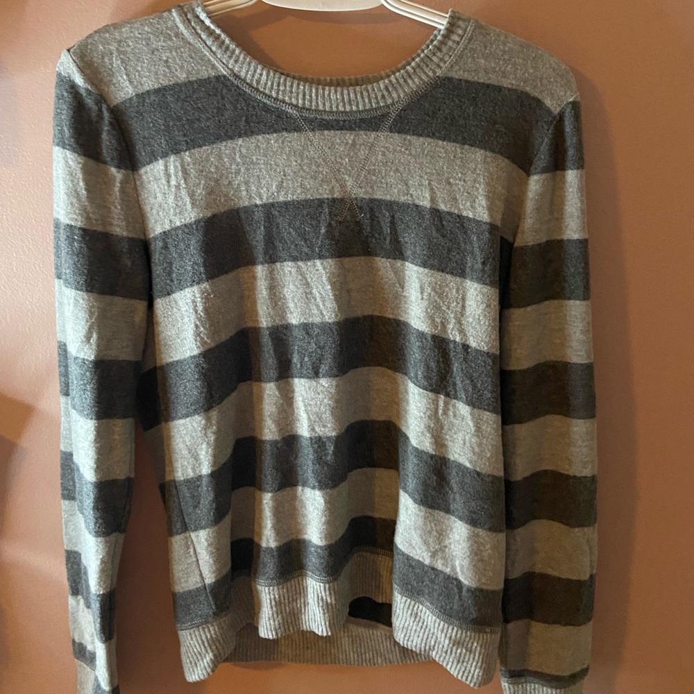 grey striped top